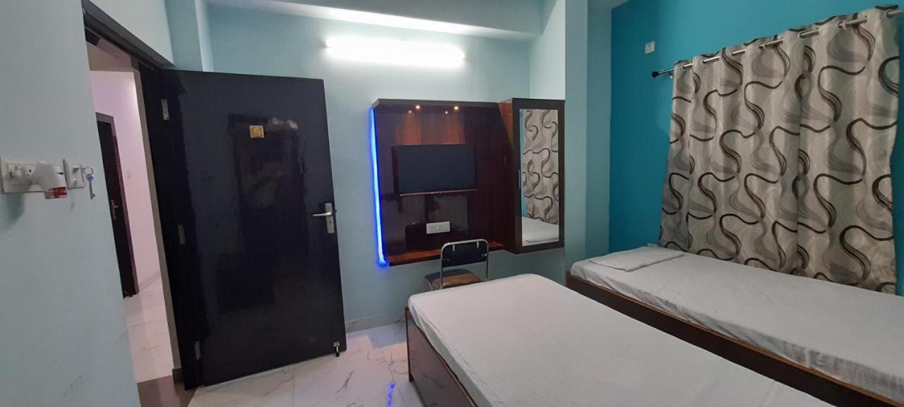Garden Guest House Near Rene Tower Ruby General Hospital โกลกาตา ภายนอก รูปภาพ