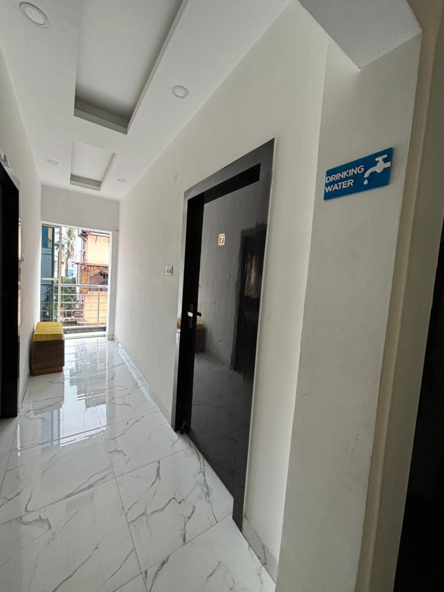 Garden Guest House Near Rene Tower Ruby General Hospital โกลกาตา ภายนอก รูปภาพ