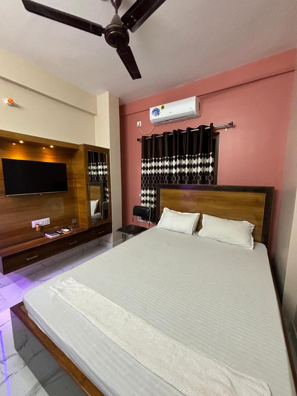 Garden Guest House Near Rene Tower Ruby General Hospital โกลกาตา ภายนอก รูปภาพ