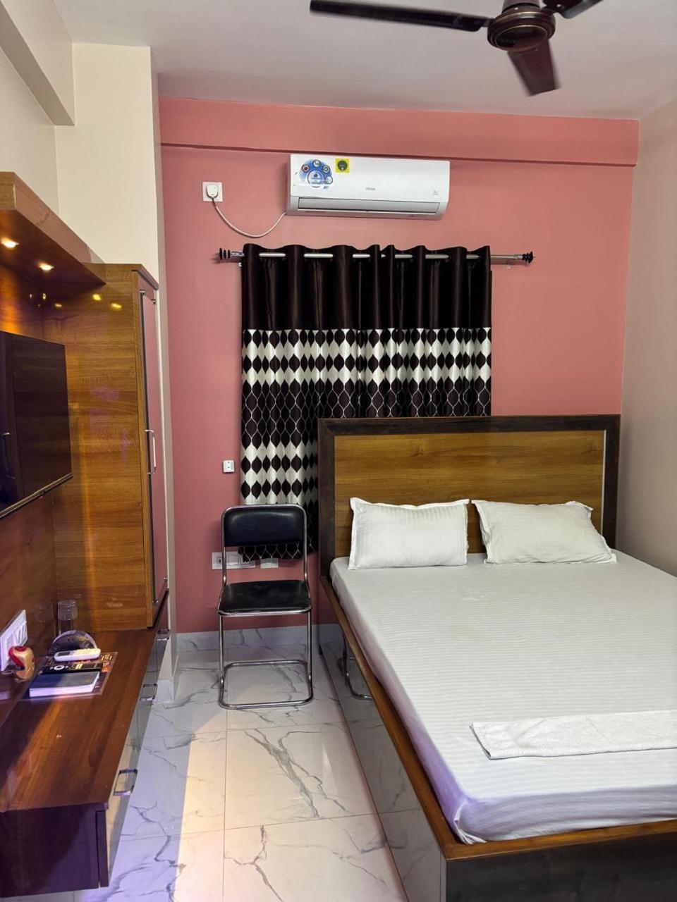 Garden Guest House Near Rene Tower Ruby General Hospital โกลกาตา ภายนอก รูปภาพ