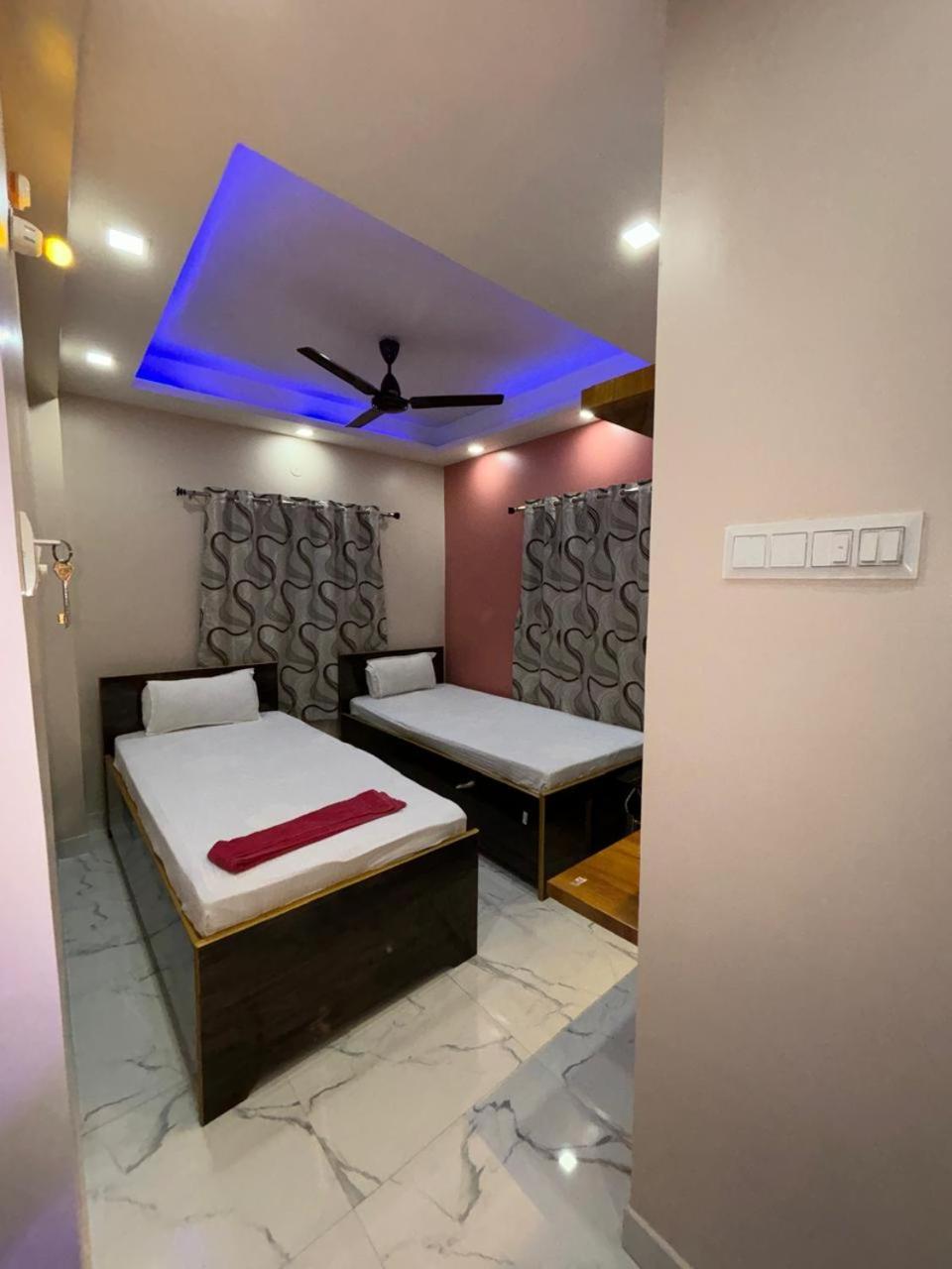 Garden Guest House Near Rene Tower Ruby General Hospital โกลกาตา ภายนอก รูปภาพ