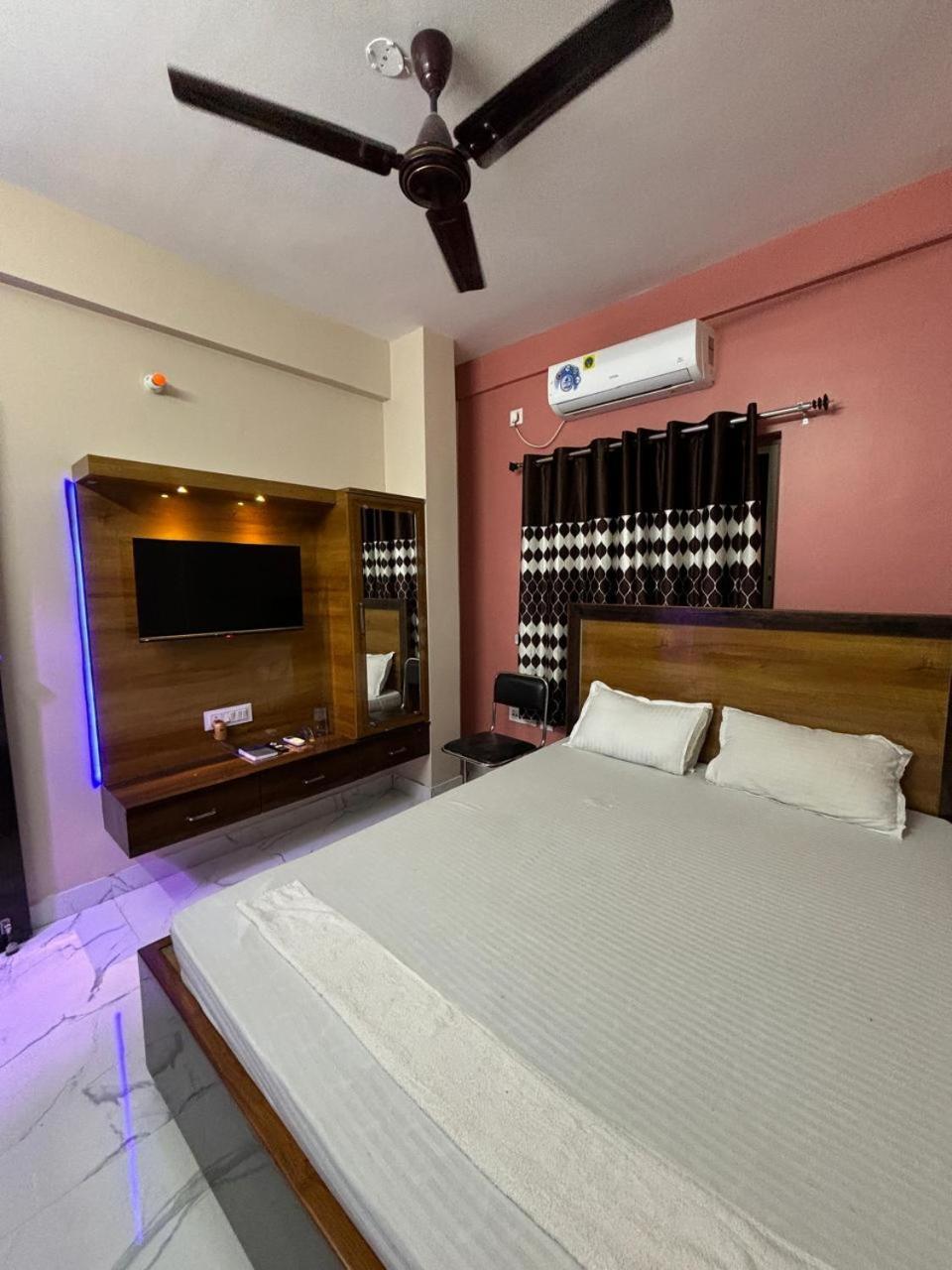 Garden Guest House Near Rene Tower Ruby General Hospital โกลกาตา ภายนอก รูปภาพ