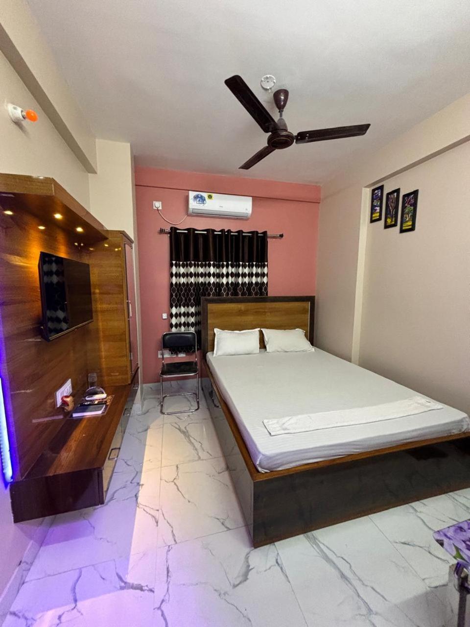 Garden Guest House Near Rene Tower Ruby General Hospital โกลกาตา ภายนอก รูปภาพ