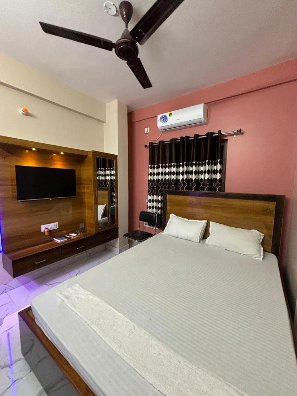 Garden Guest House Near Rene Tower Ruby General Hospital โกลกาตา ภายนอก รูปภาพ