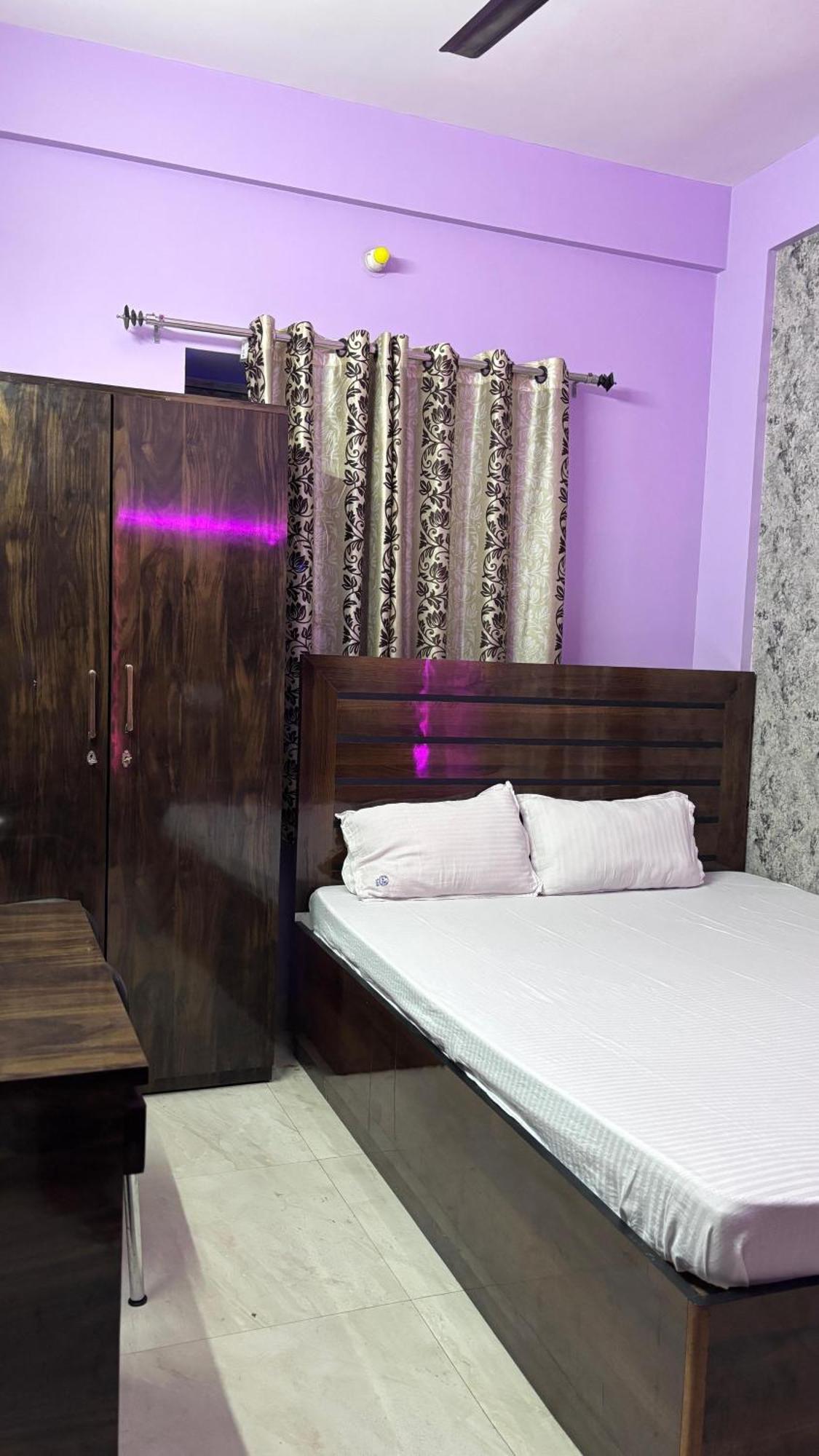 Garden Guest House Near Rene Tower Ruby General Hospital โกลกาตา ภายนอก รูปภาพ